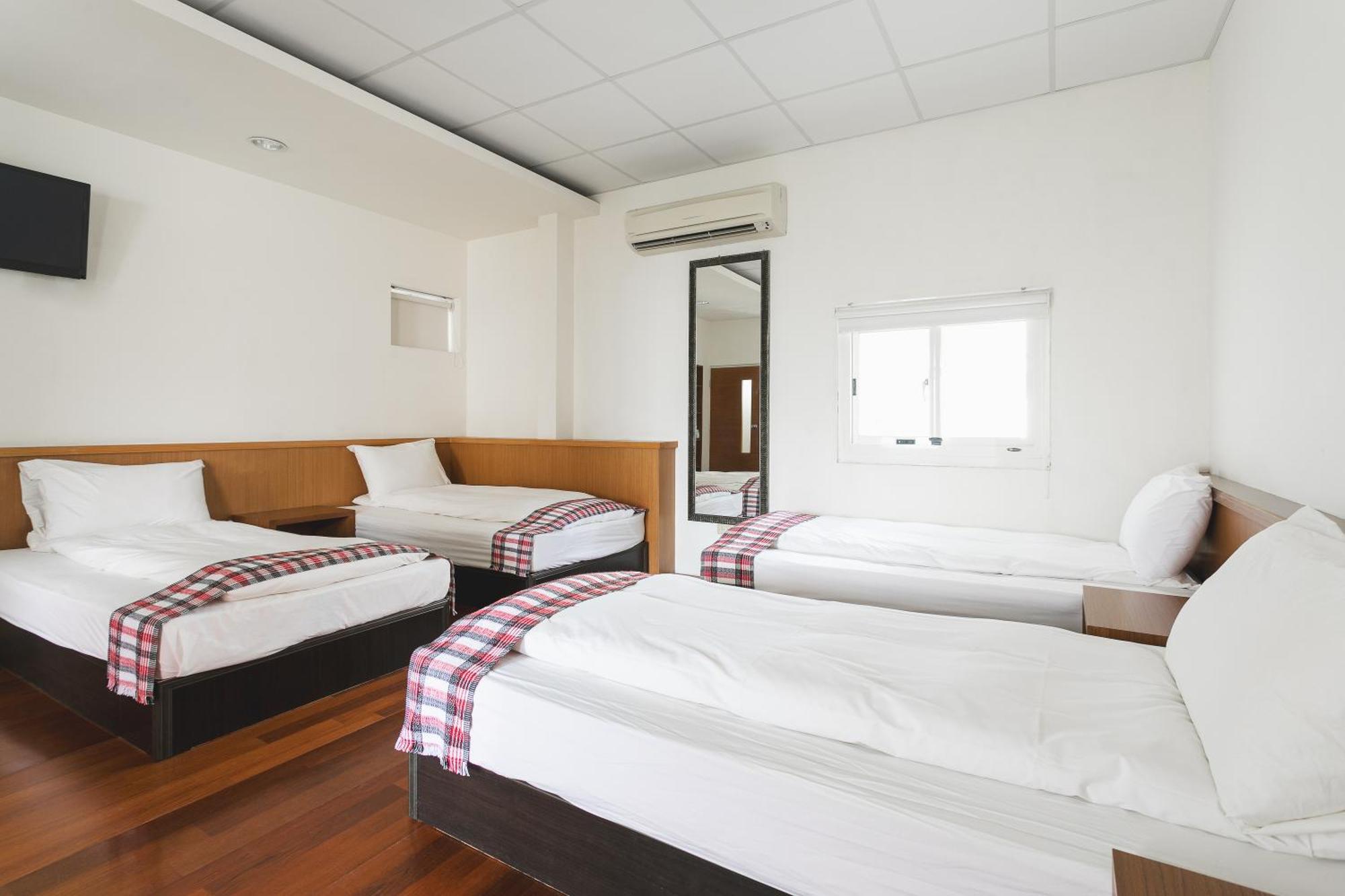 Tropical Low Boundary B&B Тонхэ Экстерьер фото